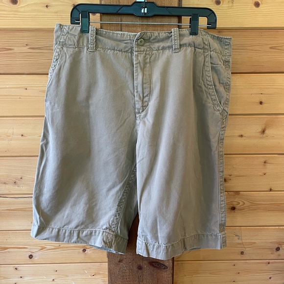 Men’s Khaki Old Navy “Loose” Shorts 34 - Picture 2 of 4